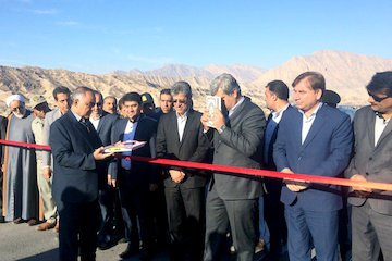 افتتاح ۴ کیلومتر راه روستایی در شهرستان دشتستان استان بوشهر/ آغاز عملیات اجرایی جاده ساحلی کنگان به دیر افتتاح