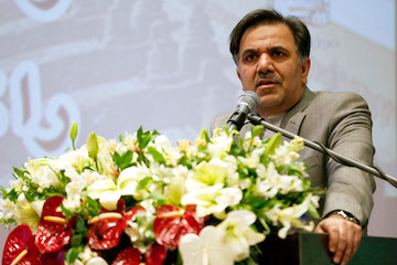 ترسیم نقش مؤثر راهآهن در حملونقل حومهای و بینشهری/ تاکید بر مفهوم انسانی توسعه از منظر مهندسی/ لزوم تربیت مدیران ریلی در سطوح بینالمللی/ آینده حملونقل ریلی ایران روشن است عباس آخوندی