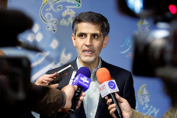 حمل کالا با راهآهن در شبکه ریلی ۱۷ درصد افزایش یافته است/ از نظر تعداد واگنهای مسافربری با شرایط مناسب فاصله داریم  درجمع محمدزاده