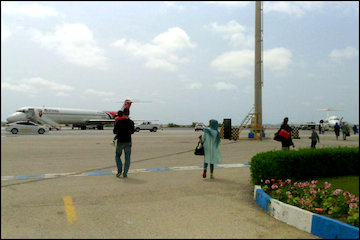 بازدید مشاور رئیس سازمان هواپیمایی کشوری از فرودگاه قشم فرودگاه قشم