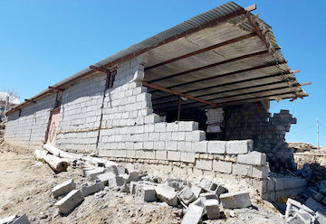 تأکید بر ضرورت اتمام بازسازی واحدهای زلزله زده تا قبل از فصل سرما در کشور/ دغدغه مسئولان در تأمین زیرساختهای لازم در استانهای سردسیر بازدید معاونین وزارت راه و شهرسازی از مناطق زلزله زده خراسان رضوی