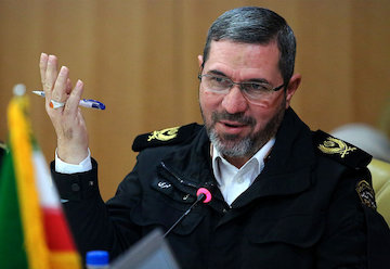 تغییر و کنترل رفتار رانندگان با تدبیر وزیر راه با نصب دوربینهای ثبت تخلف/ تشریح سهم  خودروهای سواری در حوادث رانندگی و واژگونی در نوروز ۹۶/ تاکید بر افزایش استراحتگاهها در جادههای کویری برگزاری اولین جلسه کمیسیون ایمنی راه ها در سال جدید با حضور وزیر راه و شهرسازی