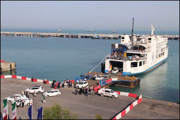 ترابری ایمن ۱۵۰ هزار نفر مسافر نوروزی در بنادر غرب هرمزگان/رشد ۲ درصدی مسافر نسبت به سال گذشته بندر