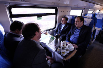 جزئیات سفر وزیر راه و شهرسازی به همدان/ بازدید از پروژههای ریلی، جادهای و مسکنی استان/ همراهی و حضور ۴ معاون وزیر راه و شهرسازی در سفر استانی به همدان سفر