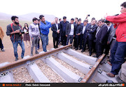 بازدید وزیر راه و شهرسازی از کارگاه ریل‌گذاری در مسیر راه‌آهن تهران- همدان و ایستگاه پیشنهادی راه‌آهن داخل شهر