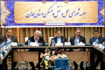 افتتاح راه آهن تهران- همدان با حضور رئیسجمهوری در اردیبهشت امسال/ بهرهبرداری از ۳۶۰۰ کیلومتر بزرگراه در دولت یازدهم/ انعقاد قرارداد بین ایران و روس برای ورود ۶۰۰۰ واگن باری/ توسعه عدالت اجتماعی با خرید ۲۰ فروند هواپیمای ATR / ارایه تسهیلات ۲۲ هزار میلیاردتومانی به متقاضیان واقعی مسکن در سال ۹۶ جلسه