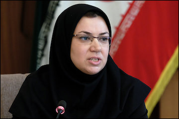 حضور بانوان در مسئولیتهای مهم و تأثیرگذار برای پیشبرد برنامهها/ فعالیت ۸۰۰۰ زن شاغل در مجموعه وزارت راه و شهرسازی منا عرفانیان