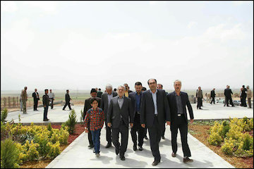 بازدید استاندار همدان از راهآهن تهران- همدان و تقدیر از کارگران این پروژه  بازدید