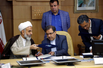 آغاز فصل مشترک همکاری وزارت راه و سازمان اوقاف در بهسازی بافتهای ناکارآمد شهری/ امضای سه تفاهمنامه همکاری و تعریف موضوعات مشترک در زمینه بافتهای ناکارآمد تفاهم نامه