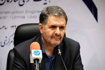 رتبه سوم جهانی ایران در تعداد مهندسان/ عدمتایید ایمنی بخشهای باقیمانده ساختمان پلاسکو/ ۵۰ درصد مهندسان مازاد نیاز کشور هستند فرج الله رجبی