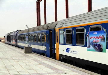 حرکت نخستین قطار مسافری از شهر همدان به مشهد مقدس