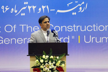 باید نقاط ضعف قانون نظام مهندسی و كنترل ساختمان را شناسایی و رفع کنیم/ بر اساس قانون كار نظام مهندسی باید توسط مهندس ذیصلاح انجام شود/ اصلیترین بحث ما رعایت قانون اخلاق حرفهای مهندسی است/ نارضایتی عمومی از ارائه خدمات مهندسی شایسته مهندسان نیست اجلاس