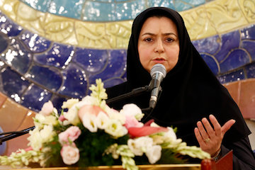 هما با حفظ حقوق شهروندی به مناطق کمبرخوردار توجه میکند/ برنامه راهبردی هما در دست تدوین است/ به دنبال گسترش شبکه پروازهای بینالمللی هما هستیم فرزانه شرفبافی