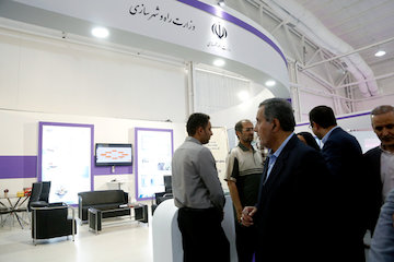 بازدید معاون وزير راه وشهرسازی از نمایشگاه الکامپ بازدید