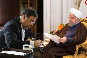 تدوین سند ترویج سواد و فرهنگ دریایی در کتابهای درسی/ امضای تفاهمنامه بین وزارتخانههای راه و شهرسازی و آموزش پرورش عکس ترکیبی