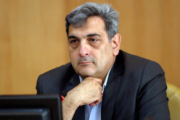 با کمبود پیمانکاران متخصص روبرو هستیم/ عمدهترین انتقادات به پل صدر مربوط به دو طبقه بودن آن است حناچی