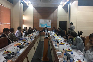 احداث هزار کیلومتر راه روستایی یک کار جهادی بینظیر در هرمزگان بوده است/ راههای شرق هرمزگان برای اجرای پروژههای بزرگ بهبود یابد جلسه