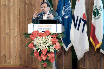 تشکیل معاونت ریلی در سازمان بنادر با هدف افزایش سهم ریل در بنادر به ۴۵ درصد/ تلاش برای ارتقاء قدرت رقابتپذیری ایران در سطح منطقه و جهان/ قطار باید به بنادر کشور برسد مراسم