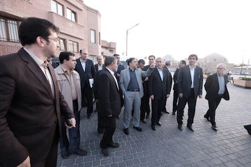 بازدید آخوندی از ۲ سکونتگاه غیررسمی گلمغان و ایرانآباد اردبیل/ بررسی پروژه بهسازی پیادهراه بقعه شیخ صفیالدین اردبیلی بازدید