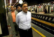 حضور وزیر راه و شهرسازی و معاونانش در یک پویش جهانی و سفر با مترو در روز جهانی بدون خودرو