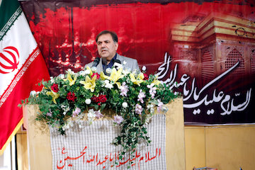 راه انقلاب و امام(ره) عزتمندانه ادامه خواهد داشت/ نسل جدید با ابتکارات و اندیشههای تابناک راه انقلاب را ادامه دهد/ تجلیل از خدمات ارزنده سردار دهقان در طول انقلاب و جنگ تحمیلی مراسم