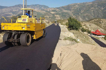 آغاز عملیات زیرسازی و آسفالت راه روستایی قلیلاله در همدان آسفالت