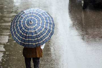کاهش ۱۰ تا ۱۵ درجهای دما در مناطقی از کشور/ برف و باران در ۲۷ استان باران