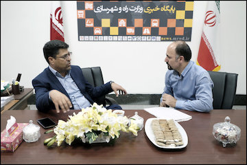 افزایش تعداد بیمارستانهای کرمان جنوبی در دستور کار/ جشن پایان احداث مسکن مهر تا پایان سال/ ساخت ۲۲۰۰ کیلومتر راه روستایی در کرمان جنوبی/ فرودگاه جیرفت نیازمند توجه محمد ساردویی