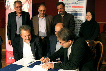 امضاء تفاهمنامه سهجانبه به منظور ارتقاء کیفیت زندگی در كلانشهر كرج/ هدایت طرحهای توسعهشهری و تشکیل نهاد مطالعات و برنامهریزی شهر کرج امضای تفاهم نامه