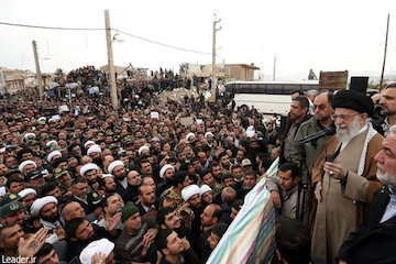 مسئولان بخشهای مختلف باید تلاش و مجاهدت خود را مضاعف کنند/ با غم شما، دلهای ما پر از غم و افکار ما نیز گرفتار شد بازدید