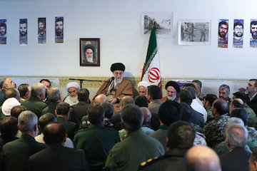 مهمترین اولویت مسئله تامین مسکن زلزلهزدگان است/ تاكيد بر سرعت عمل در ساخت خانههای مردم آسیبدیده نشست