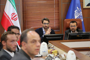 بازدید نمایندگان سومین خط کشتیرانی بزرگ جهان از بندر شهید رجایی نشست