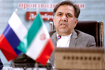 آغاز فعالیت اجرایی پروژه برقی کردن خط ریلی تهران- مشهد/ رشد ۷۰ درصدی تعداد واگنهای باری کشور با امضاء تفاهمنامه ایران و روسیه/ ساخت فوری ۶ هزار واگن توسط شرکتهای واگنسازی کشور عباس آخوندی