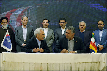 امضای ۱۳ تفاهمنامه سازمان بنادر به ارزش ۱۰۰ هزار میلیارد ریال/ تلاش بخشخصوصی برای سرمایهگذاری در بنادر شمالی و جنوبی کشور مراسم