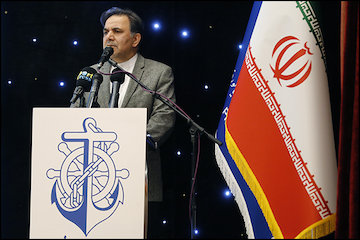 ضرورت ایجاد توان رقابتی حمل و نقل دریایی ایران با بازارهای بینالمللی/ تاکید بر هوشمندسازی بنادر کشور و تحقق درخواست فعالان صنعت دریانوردی سخنرانی وزیر