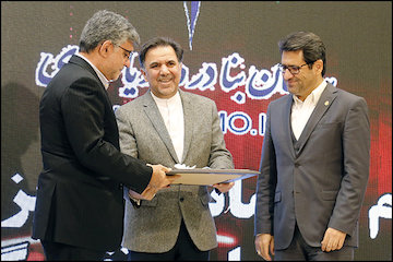 تقدیر از فعالیتهای چهارساله محمد سعیدنژاد در سازمان بنادر و دریانوردی مراسم