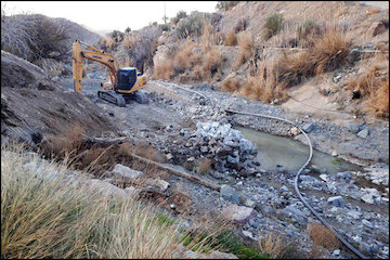 آغاز عملیات احداث پل دومار جبالبارز شمالی در جنوب استان کرمان احداث پل