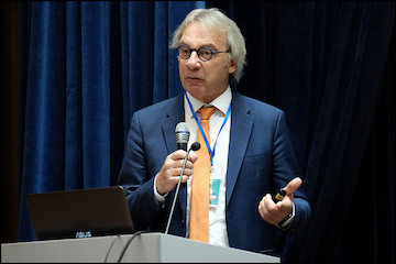 ایران نیازمند حملونقل چندوجهی است/ تاکید بر توجه به مسائل فرهنگی در برنامهریزی شهری تونی بوش