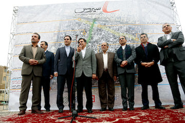 آغاز عملیات نوسازی مسکن در برنامه ملی بازآفرینی شهری/ کلنگزنی پروژه ۱۰۰ واحدی مسکن محله سیروس تهران احداث