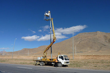 تعمیر سیستم روشنایی ۲۵۰ کیلومتر از راههای استان مرکزی روشنايي جاده