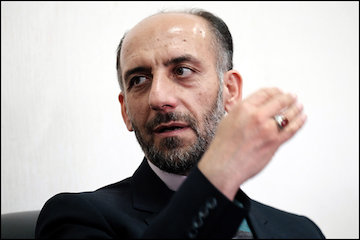 تشریح وظایف معاونت استاندارد پرواز در سازمان هواپیمایی کشوری/ صدور گواهینامههای صلاحیت پرواز وسایل پرنده مجید حسنلو