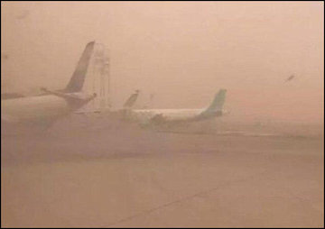 لغو ۱۱ پرواز خروجی فرودگاههای بینالمللی اهواز و آبادان گرد و خاک
