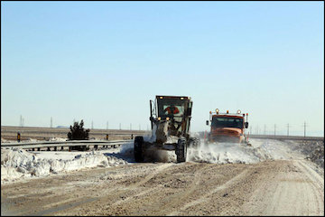 عملیات نمکپاشی و برفروبی بهاره در محورهای دماوند انجام شد برف روبی