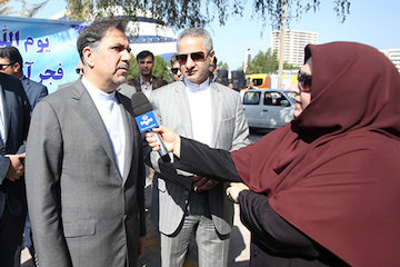 با راهبری رهبر معظم انقلاب و همت جوانان ایران، آینده ای شکوفا پیش رو خواهیم داشت/ برای توسعه ایران شهر عزیزمان راهی طولانی در پیش داریم مراسم