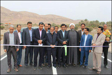 افتتاح پل گلو حنا و راه روستایی هیئت آباد در شهرستان عنبرآباد افتتاح