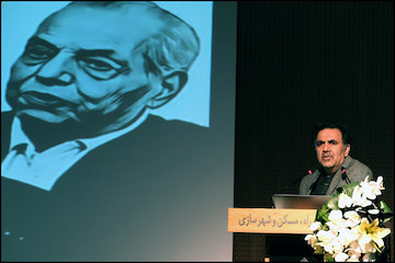 یاد و خاطرات مرحوم معینفر در علم مهندسی ایران جاودان خواهد ماند/ خستگیناپذیری شخصیت مهندس معینفر باید برای همه ما الگو باشد سخنرانی وزیر