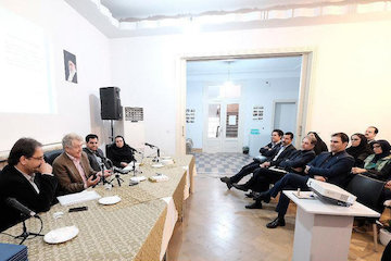 گزارش نشست رونمایی کتاب آموزههای بازآفرینی شهری/ تقدیر از نقش پایگاه خبری وزارت راه و شهرسازی در حفظ کارخانه تاريخی ریسباف اصفهان جلسه