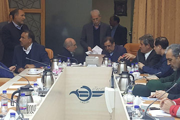 گفتگوی وزير راه و شهرسازی با استانداران اصفهان و كهگيلويه و بوير احمد/ تنها مرجع تعیین علت سانحه، کمیسیون بررسی سانحه سازمان هواپیمایی کشوری است جلسه