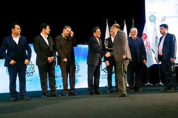 ۵ شرکت برگزیده نخستین نشان تعالی HSE شدند/ تقدیر از مدیران کل راه و شهرسازی ۸ استان تقدیر