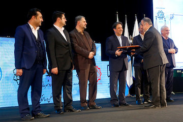 دریافت تندیس اولین جشنواره تعالی HSE توسط راه و شهرسازی استان گیلان تقدیر